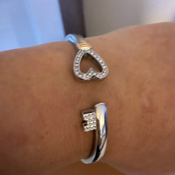 Heart and Key silver tone bracelet. Love ❤️ Key bracelet - Picture 6 of 6